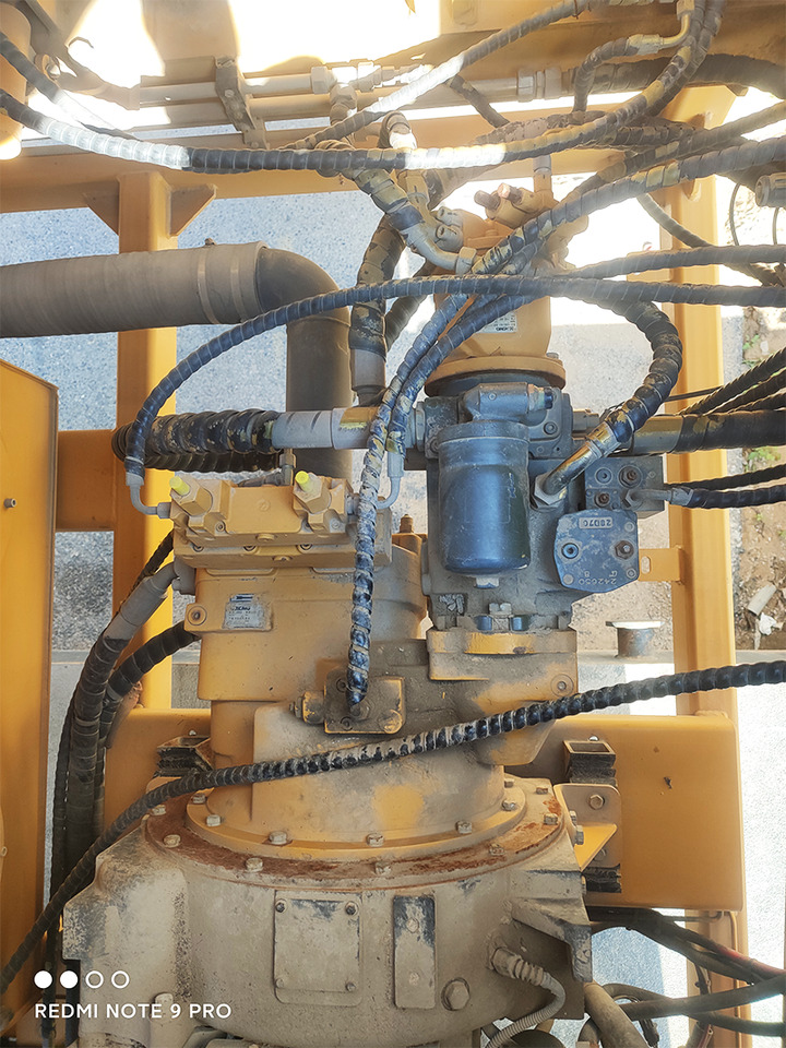 XCMG XGC200 200 tons hydraulic boom used crawler crane 2019 with good condition - Paletli vinç: fotoğraf 2 XCMG XGC200 200 tons hydraulic boom used crawler crane 2019 with good condition - Paletli vinç: fotoğraf 2