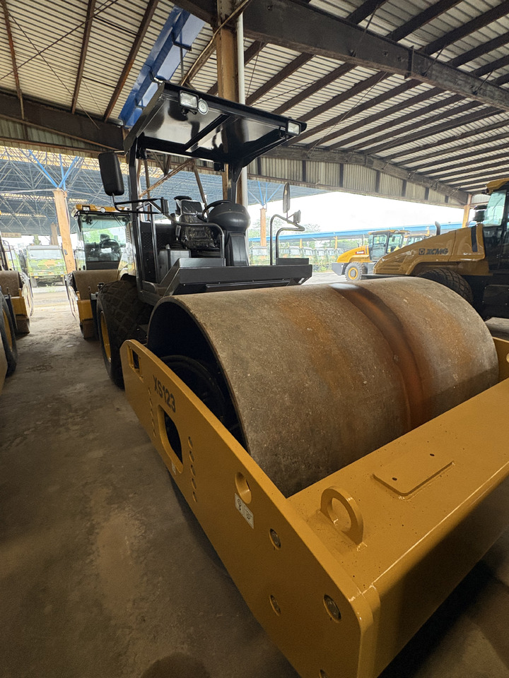 XCMG XS123 12ton used hydraulic road roller price - Yol silindiri: fotoğraf 5 XCMG XS123 12ton used hydraulic road roller price - Yol silindiri: fotoğraf 5