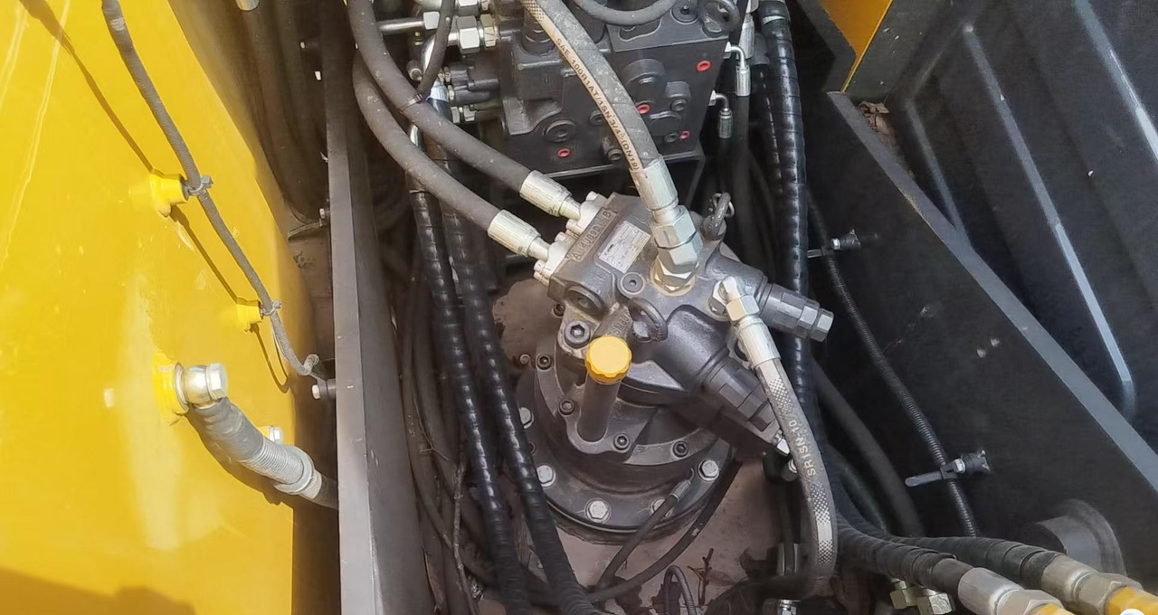 XCMG medium used 13ton crawler hydraulic excavator price - Paletli ekskavatör: fotoğraf 4 XCMG medium used 13ton crawler hydraulic excavator price - Paletli ekskavatör: fotoğraf 4