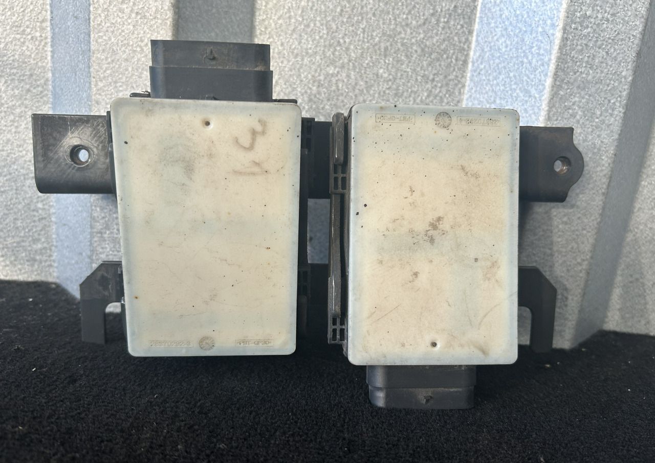 ACTROS MP4 RBZ RADAR CONTROL MODULE - Yönetim bloku: fotoğraf 1 ACTROS MP4 RBZ RADAR CONTROL MODULE - Yönetim bloku: fotoğraf 1