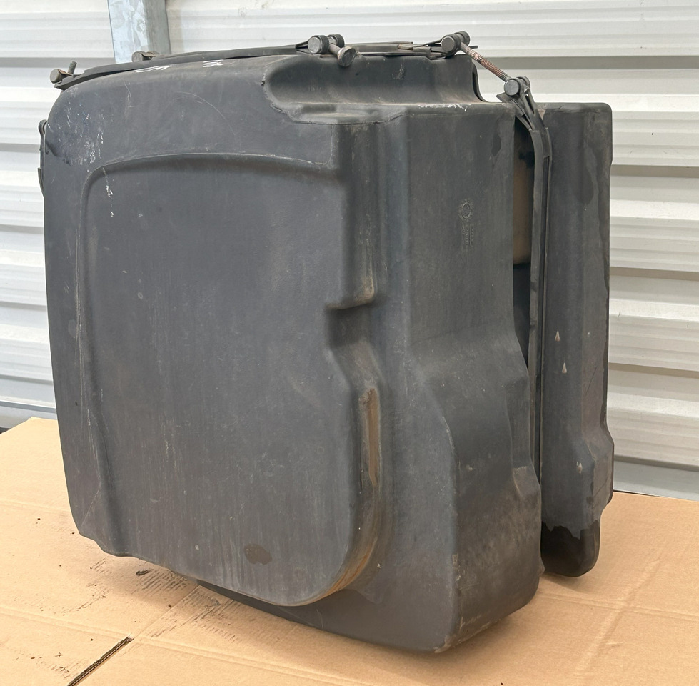 DAF ADBLUE FLUID TANK 90L XF 106 480 - AdBlue tankı: fotoğraf 5 DAF ADBLUE FLUID TANK 90L XF 106 480 - AdBlue tankı: fotoğraf 5