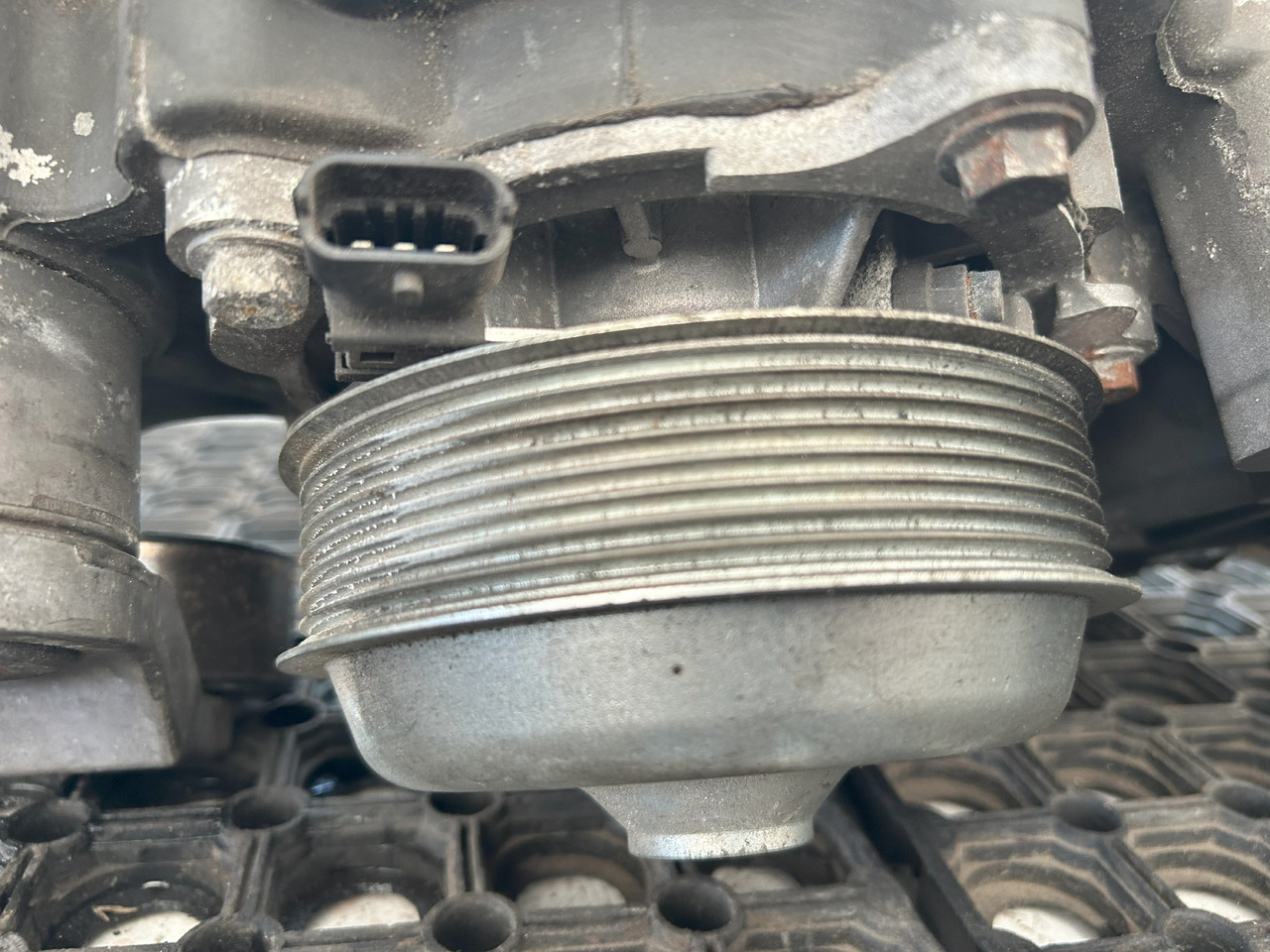 DAF COOLANT PUMP DAF XF 106 - Soğutucu pompası: fotoğraf 3 DAF COOLANT PUMP DAF XF 106 - Soğutucu pompası: fotoğraf 3