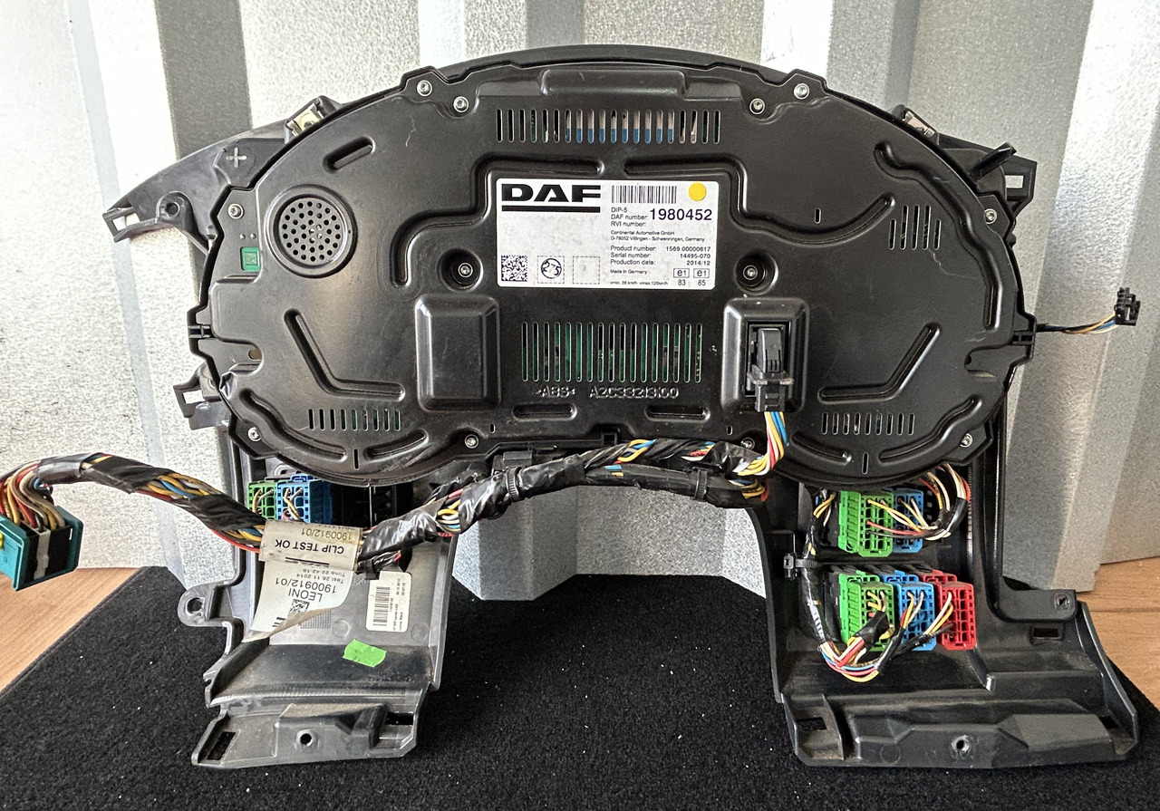 DAF COUNTER CLOCK + HARNESS + CONSOLE DAF XF 106 1980452 + 1900912 + 1951834 - Gösterge panosu: fotoğraf 2 DAF COUNTER CLOCK + HARNESS + CONSOLE DAF XF 106 1980452 + 1900912 + 1951834 - Gösterge panosu: fotoğraf 2