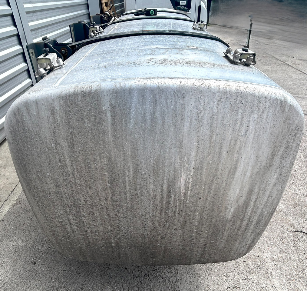 DAF XF 106 480 845L 2327x675x620 - Yakıt tankı - Kamyon: fotoğraf 5 DAF XF 106 480 845L 2327x675x620 - Yakıt tankı - Kamyon: fotoğraf 5