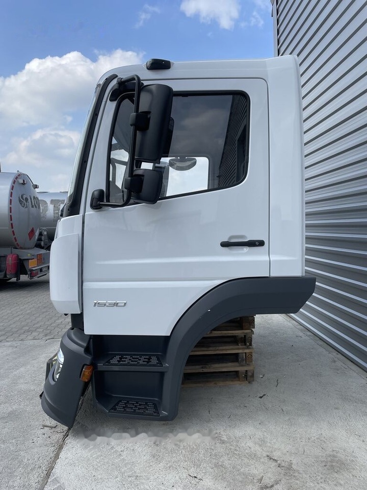 FRONT BUMPER COMPLETE EXTRA COST 700EU Mercedes-Benz ATEGO Euro 6 Mercedes-Benz 1523 L, 1524 L, 1527 L, 1530 - Kabin - Kamyon: fotoğraf 5 FRONT BUMPER COMPLETE EXTRA COST 700EU Mercedes-Benz ATEGO Euro 6 Mercedes-Benz 1523 L, 1524 L, 1527 L, 1530 - Kabin - Kamyon: fotoğraf 5
