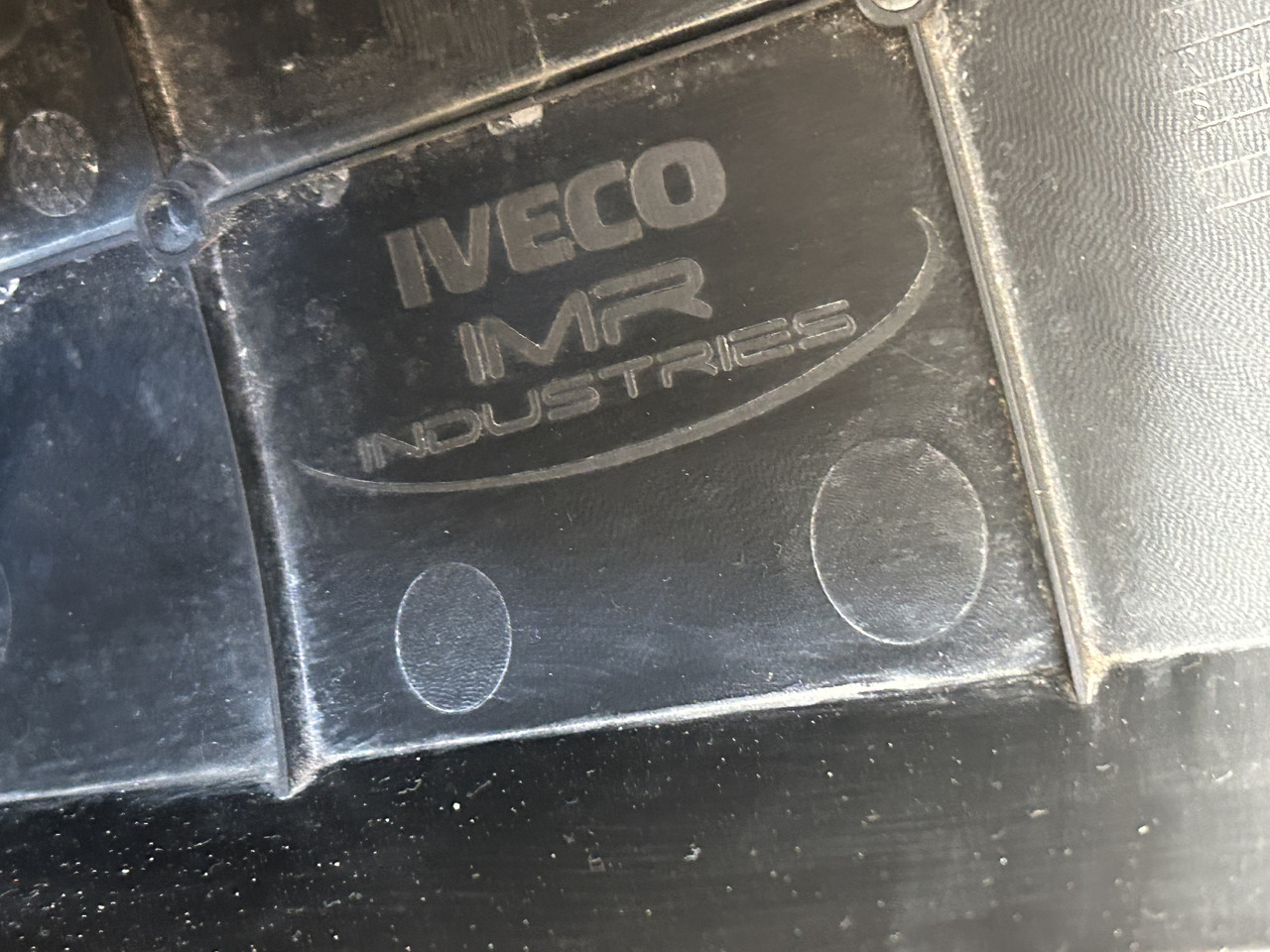 IVECO STOPIEŃ PRAWY STOPNICA + MOCOWANIE S-WAY - Basamak: fotoğraf 4 IVECO STOPIEŃ PRAWY STOPNICA + MOCOWANIE S-WAY - Basamak: fotoğraf 4