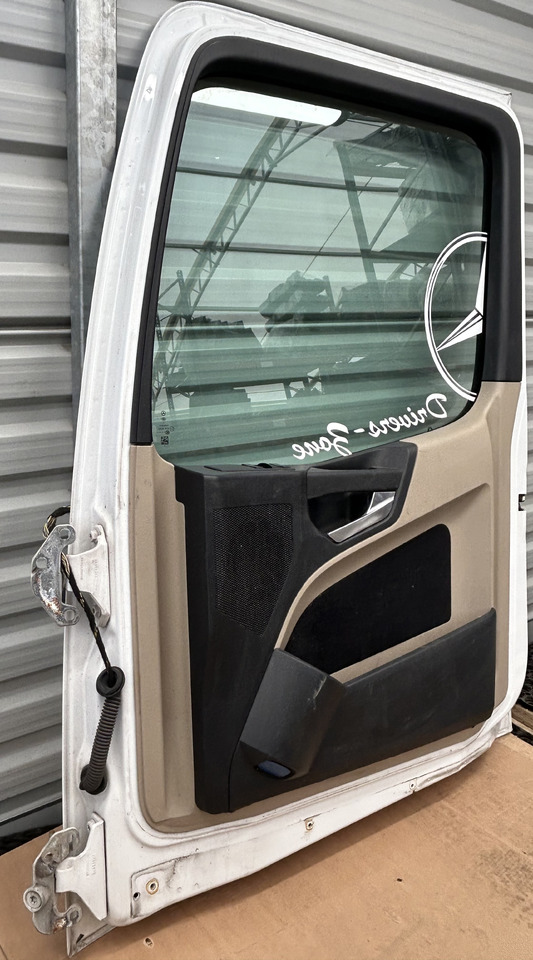MERCEDES ACTROS MP4 DOOR RIGHT - Kapı ve yedek parça: fotoğraf 3 MERCEDES ACTROS MP4 DOOR RIGHT - Kapı ve yedek parça: fotoğraf 3