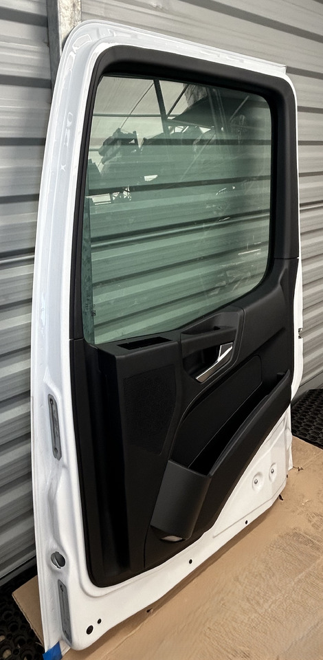 MERCEDES DOOR RIGHT narrow cab M-CLASSIC SPACE ACTROS AROCS MP4 MP5 BRAND NEW - Kapı ve yedek parça: fotoğraf 3 MERCEDES DOOR RIGHT narrow cab M-CLASSIC SPACE ACTROS AROCS MP4 MP5 BRAND NEW - Kapı ve yedek parça: fotoğraf 3