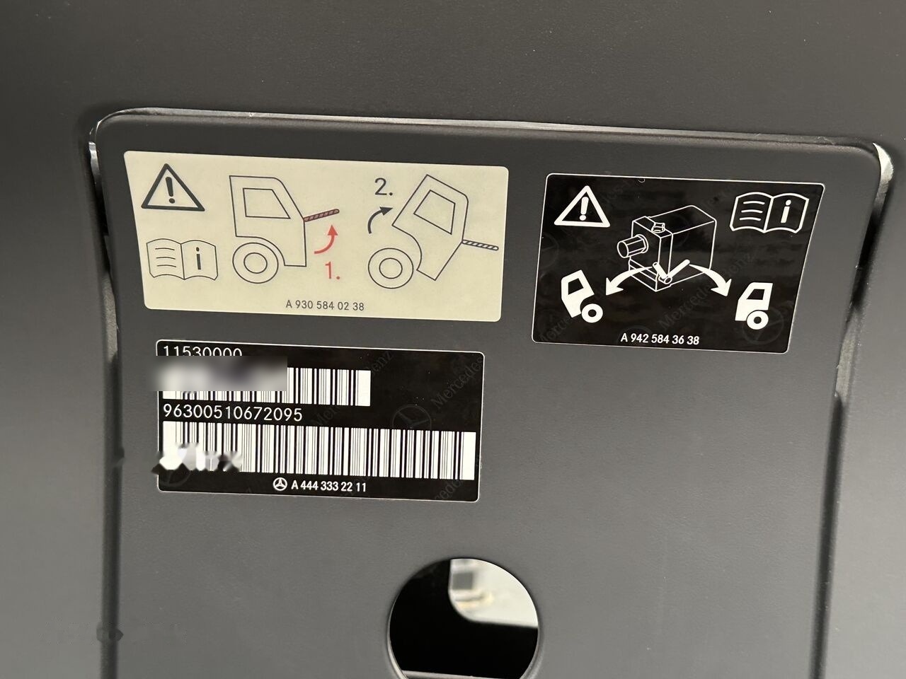 Mercedes-Benz ACTROS MP4 A9606663303 Mercedes-Benz A9606663303 - Basamak - Kamyon: fotoğraf 3 Mercedes-Benz ACTROS MP4 A9606663303 Mercedes-Benz A9606663303 - Basamak - Kamyon: fotoğraf 3