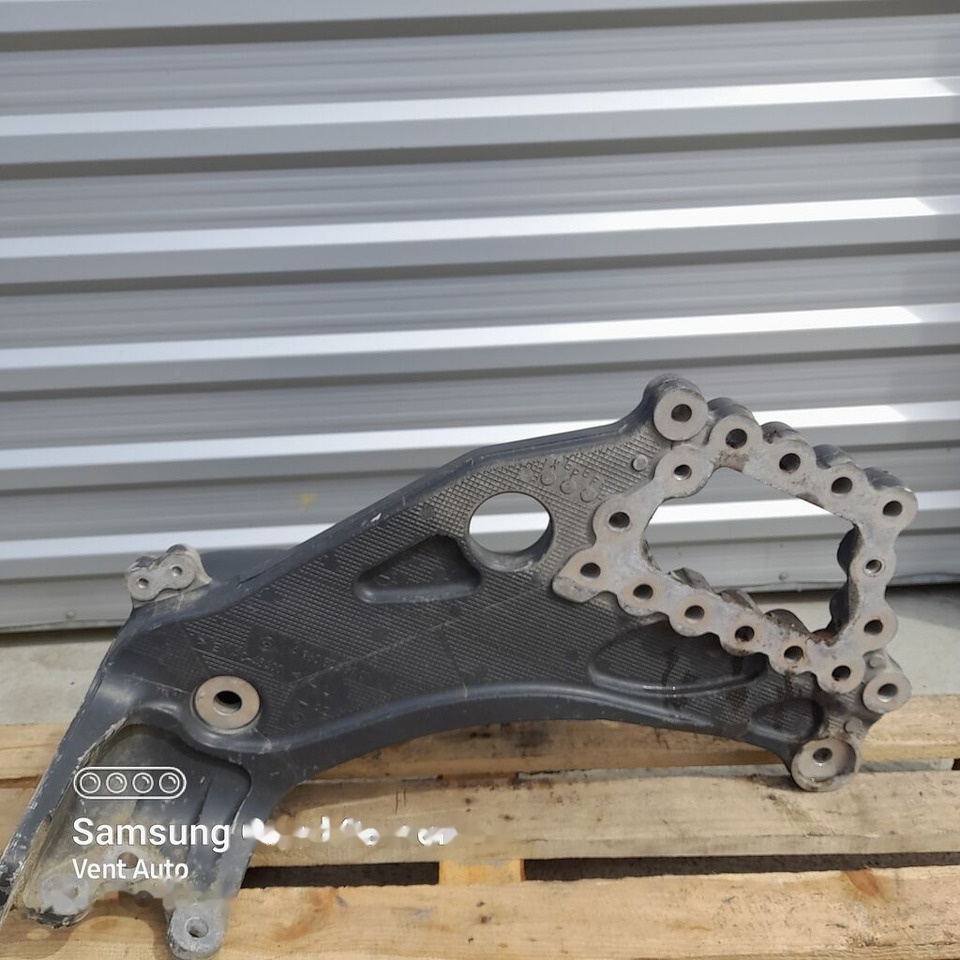 Mocowanie resora/ wspornik LEFT Mercedes-Benz ACTROS MP4 A9603223901 Mercedes-Benz A9603223901 - Kabin süspansiyonu - Kamyon: fotoğraf 1 Mocowanie resora/ wspornik LEFT Mercedes-Benz ACTROS MP4 A9603223901 Mercedes-Benz A9603223901 - Kabin süspansiyonu - Kamyon: fotoğraf 1