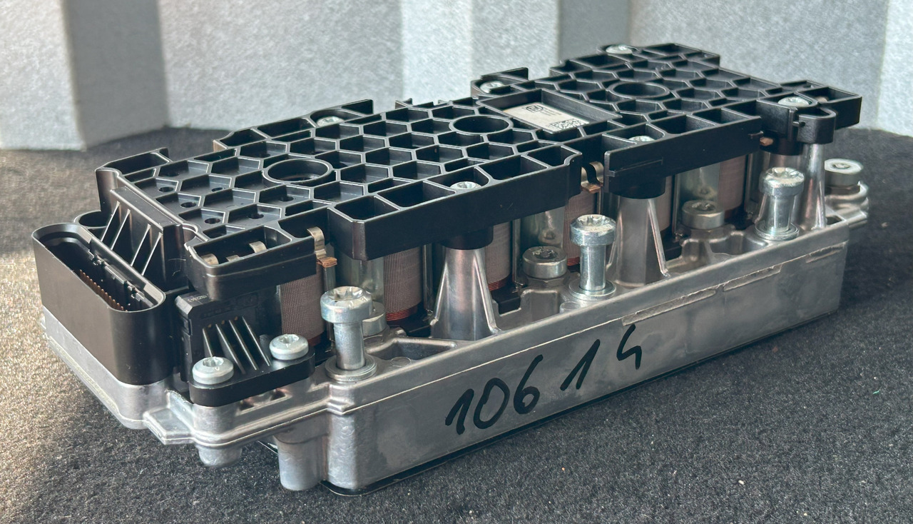 ZF DAF XF 106 530 TRAXON ZF VALVE BLOCK - Yönetim bloku - Kamyon: fotoğraf 1 ZF DAF XF 106 530 TRAXON ZF VALVE BLOCK - Yönetim bloku - Kamyon: fotoğraf 1