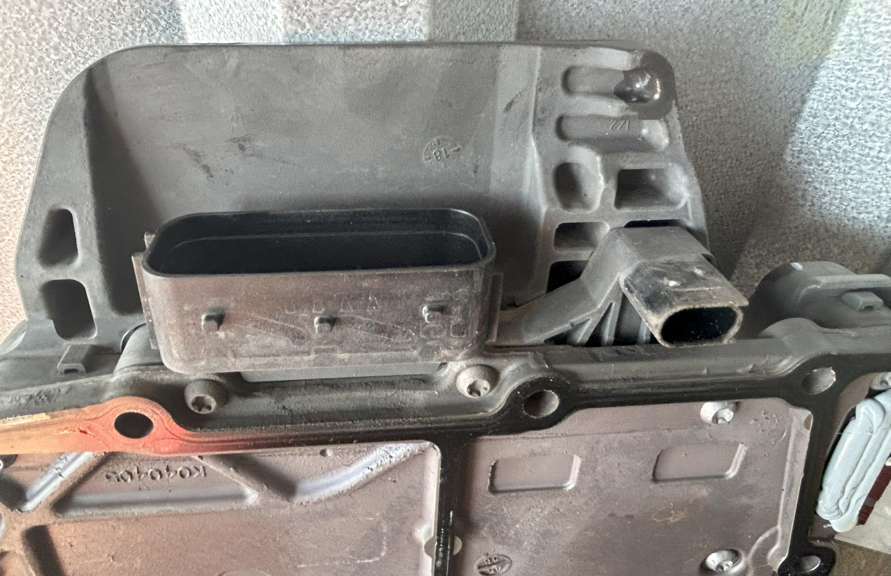 ZF TRAXON ZF GEARBOX CONTROL - Şanzıman ve yedek parça: fotoğraf 4 ZF TRAXON ZF GEARBOX CONTROL - Şanzıman ve yedek parça: fotoğraf 4