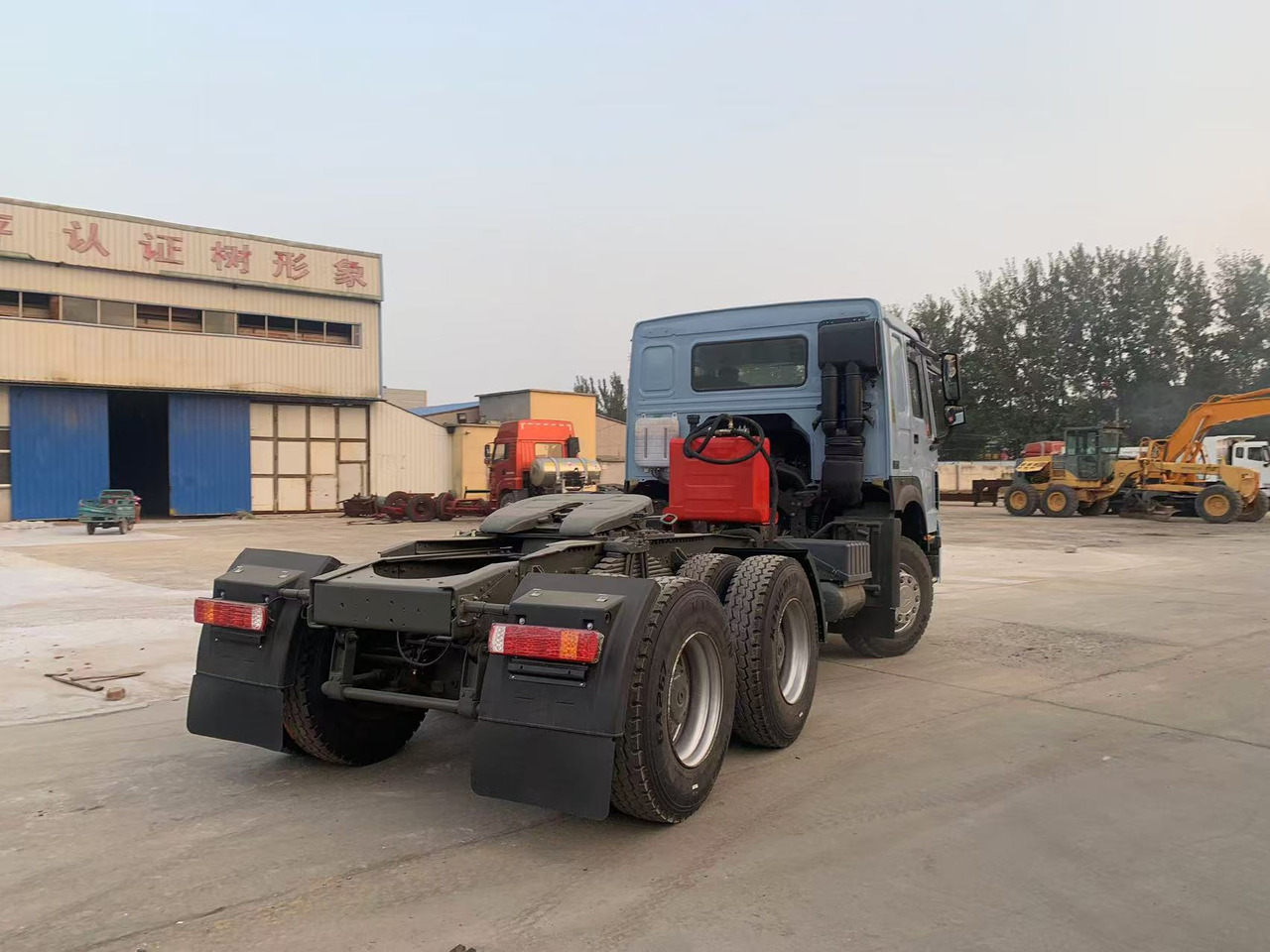 Howo Truck Head Slightly Used 6x4 Howo Tractor Truck 371HP - Çekici: fotoğraf 2 Howo Truck Head Slightly Used 6x4 Howo Tractor Truck 371HP - Çekici: fotoğraf 2