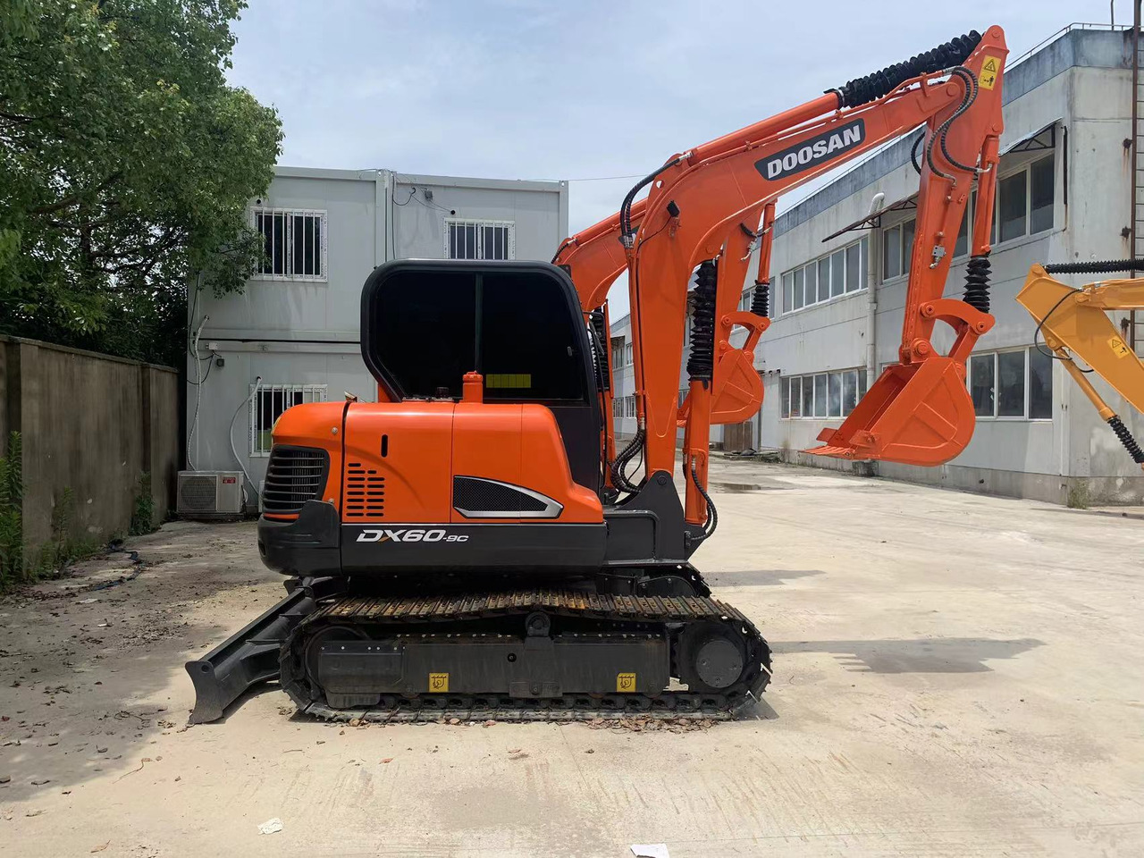 DOOSAN DX60 Good price 6 ton Small Excavator - Paletli ekskavatör: fotoğraf 4 DOOSAN DX60 Good price 6 ton Small Excavator - Paletli ekskavatör: fotoğraf 4