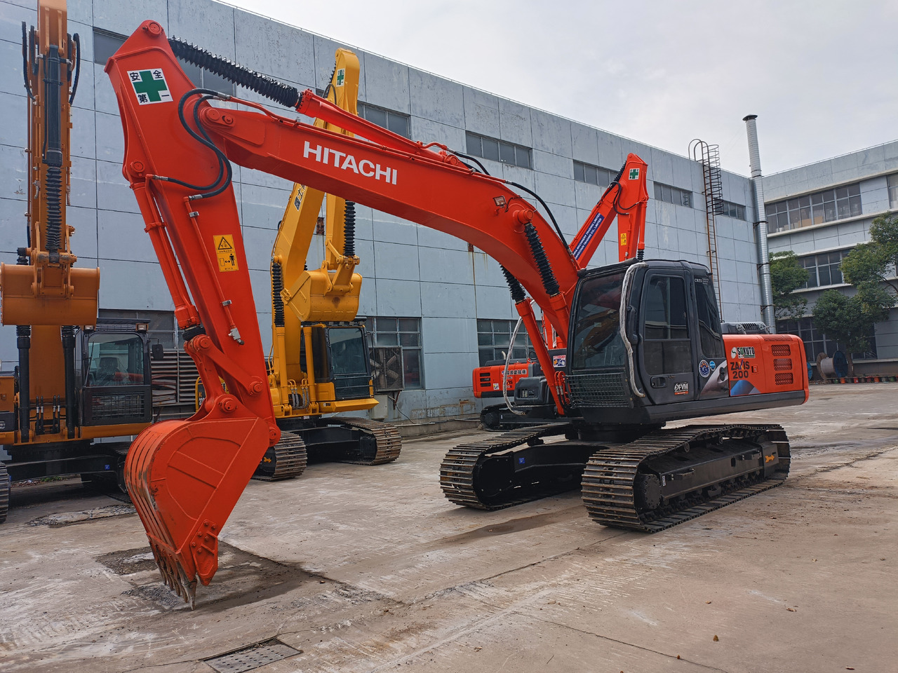 Hitachi ZX200 Used Condition Excavator Good Price - Paletli ekskavatör: fotoğraf 3 Hitachi ZX200 Used Condition Excavator Good Price - Paletli ekskavatör: fotoğraf 3