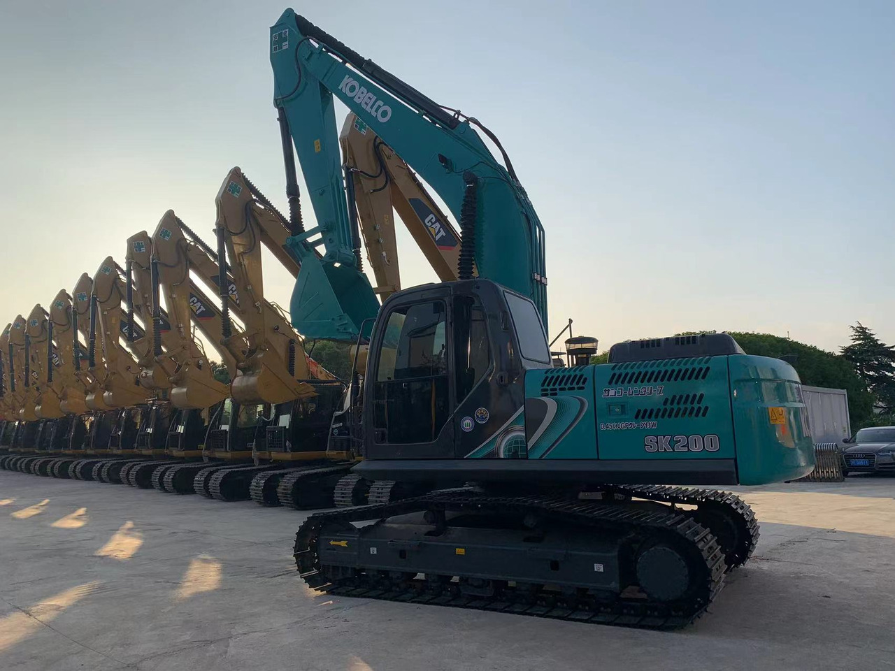 Kobelco Secondhand Excavator SK200 Cheap price - Paletli ekskavatör: fotoğraf 1 Kobelco Secondhand Excavator SK200 Cheap price - Paletli ekskavatör: fotoğraf 1
