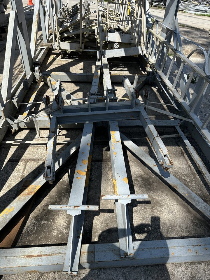 POTAIN T60A telescopic cage - Kule vinç: fotoğraf 3 POTAIN T60A telescopic cage - Kule vinç: fotoğraf 3