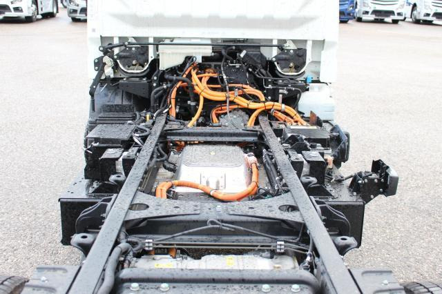 FUSO Canter 4S15E - Şasi kamyon: fotoğraf 4 FUSO Canter 4S15E - Şasi kamyon: fotoğraf 4