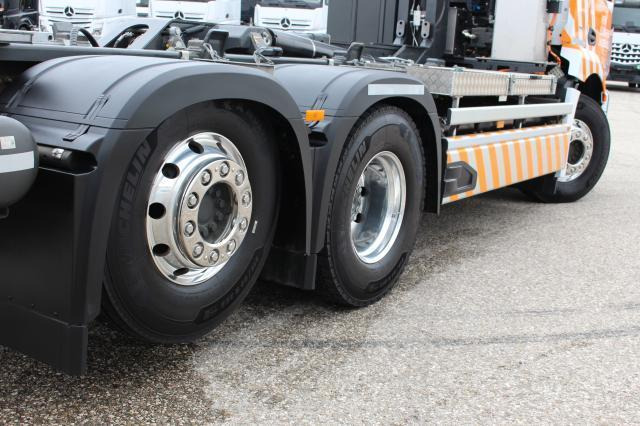 Mercedes-Benz eActros 300 L - Kancalı yükleyici kamyon: fotoğraf 5 Mercedes-Benz eActros 300 L - Kancalı yükleyici kamyon: fotoğraf 5