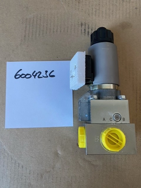 O&K Terex RH120 RH170 Control valves 6004235 1455219 6004236 1455220 505-2467 505-2196 - Yedek parça - Ekskavatör: fotoğraf 3 O&K Terex RH120 RH170 Control valves 6004235 1455219 6004236 1455220 505-2467 505-2196 - Yedek parça - Ekskavatör: fotoğraf 3