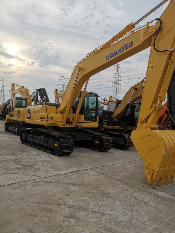 Komatsu PC220-8 - Paletli ekskavatör: fotoğraf 1 Komatsu PC220-8 - Paletli ekskavatör: fotoğraf 1