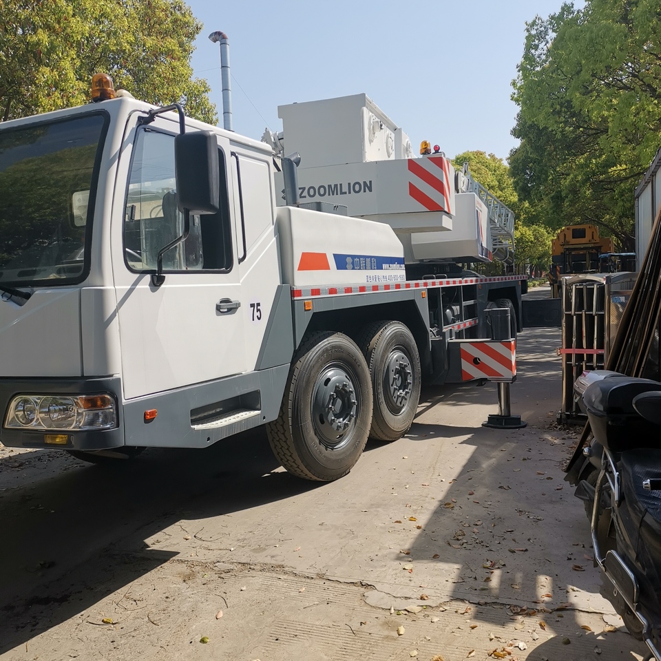 Zoomlion QY70V - Mobil vinç: fotoğraf 3 Zoomlion QY70V - Mobil vinç: fotoğraf 3