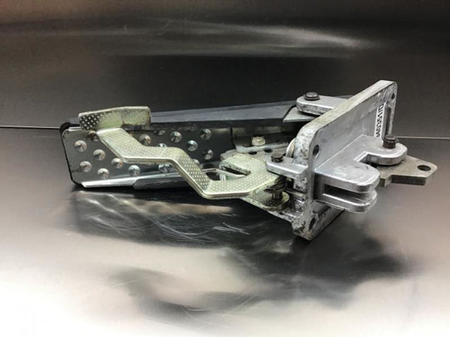Liebherr Brake Pedal - Pedal: fotoğraf 4 Liebherr Brake Pedal - Pedal: fotoğraf 4