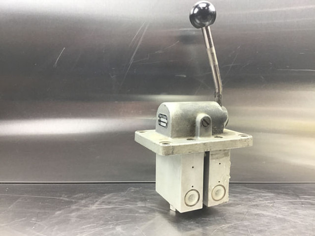 Liebherr Handbrake Valve - Sübap: fotoğraf 2 Liebherr Handbrake Valve - Sübap: fotoğraf 2