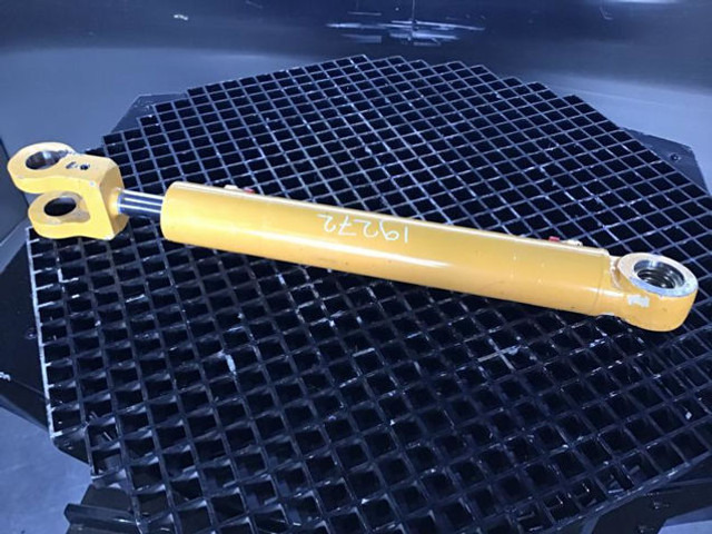 Liebherr Hoist Cylinder - Hidrolik silindir: fotoğraf 2 Liebherr Hoist Cylinder - Hidrolik silindir: fotoğraf 2