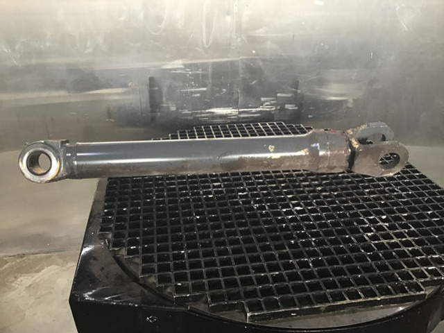 Liebherr Hoist Cylinder - Hidrolik silindir: fotoğraf 2 Liebherr Hoist Cylinder - Hidrolik silindir: fotoğraf 2