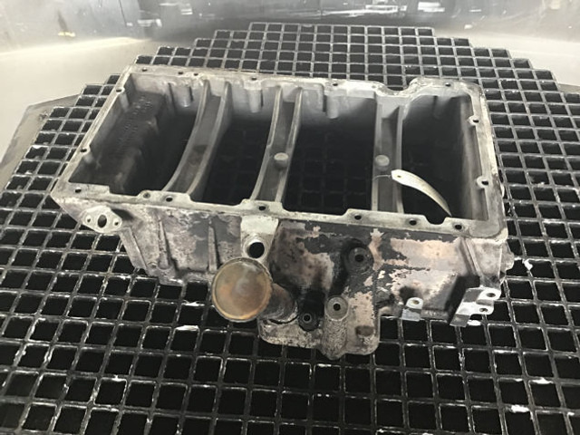 Liebherr Oil Sump - Yağ filtresi: fotoğraf 3 Liebherr Oil Sump - Yağ filtresi: fotoğraf 3