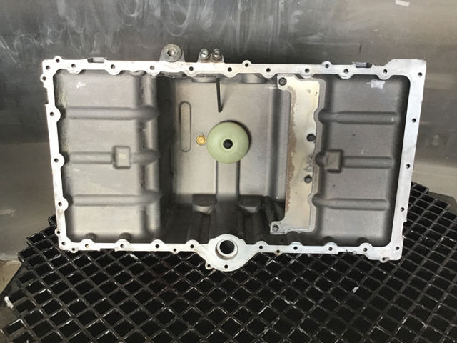 Liebherr Oil Sump - Karter: fotoğraf 1 Liebherr Oil Sump - Karter: fotoğraf 1