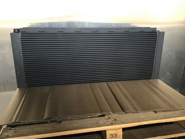 Liebherr Oilcooler - Yağ soğutucusu: fotoğraf 3 Liebherr Oilcooler - Yağ soğutucusu: fotoğraf 3