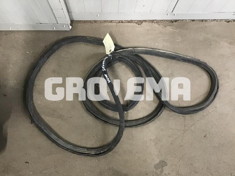 Liebherr R900 Li / R914HDSL / R914B / R912HDSL / R912 Li / R904 / R902 Li / R922 / A904 Li / A904 INDUSTRIAL / A902 Li / A900C Li / A900B - Kabin ve iç mekan: fotoğraf 3 Liebherr R900 Li / R914HDSL / R914B / R912HDSL / R912 Li / R904 / R902 Li / R922 / A904 Li / A904 INDUSTRIAL / A902 Li / A900C Li / A900B - Kabin ve iç mekan: fotoğraf 3