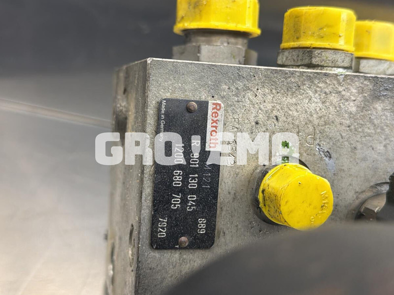 Liebherr R926 COMP / R926 K-LC / R926 LC / R926 CL / R926 NLC / R926 SLC / R926 WLC / R906 WLC - Hidrolik: fotoğraf 3 Liebherr R926 COMP / R926 K-LC / R926 LC / R926 CL / R926 NLC / R926 SLC / R926 WLC / R906 WLC - Hidrolik: fotoğraf 3