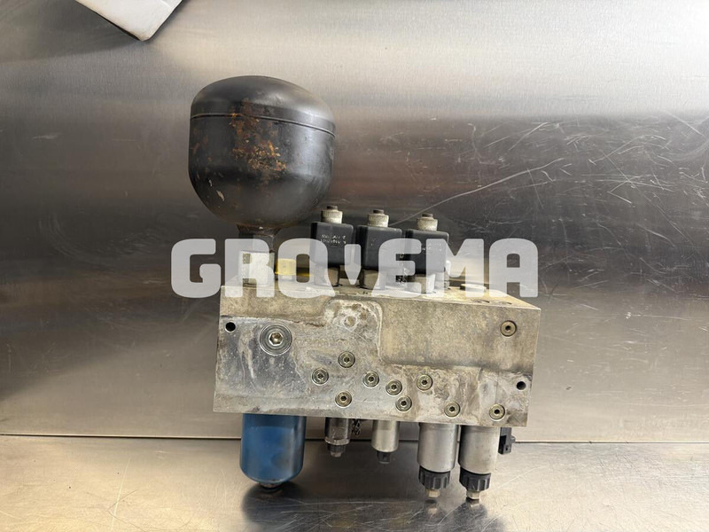 Liebherr R926 COMP / R926 K-LC / R926 LC / R926 CL / R926 NLC / R926 SLC / R926 WLC / R906 WLC - Hidrolik: fotoğraf 2 Liebherr R926 COMP / R926 K-LC / R926 LC / R926 CL / R926 NLC / R926 SLC / R926 WLC / R906 WLC - Hidrolik: fotoğraf 2