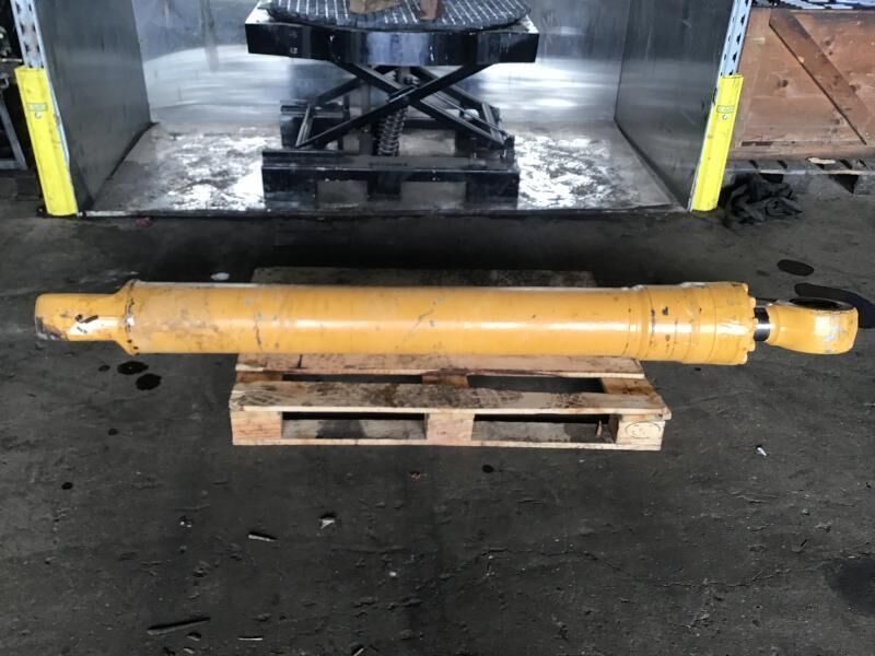 Liebherr R974B / R974C / R974 - Hidrolik silindir: fotoğraf 1 Liebherr R974B / R974C / R974 - Hidrolik silindir: fotoğraf 1