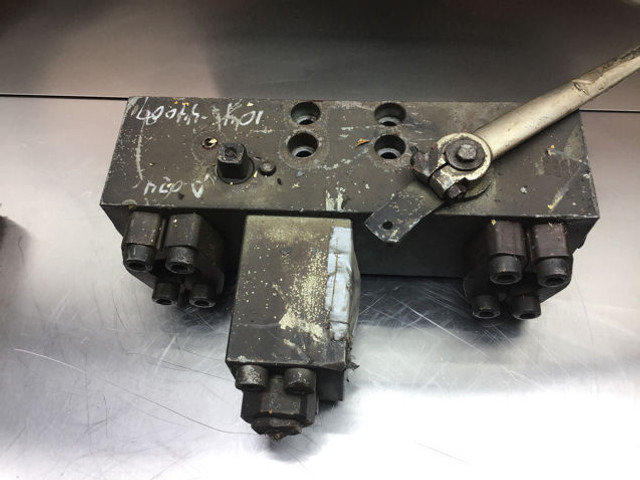 Liebherr Valve Distribution Block - Hidrolik: fotoğraf 3 Liebherr Valve Distribution Block - Hidrolik: fotoğraf 3