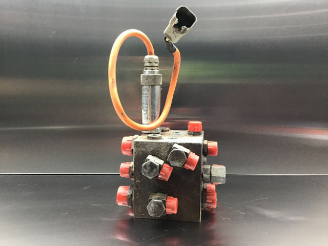 Liebherr Valve Distribution Block - Hidrolik: fotoğraf 1 Liebherr Valve Distribution Block - Hidrolik: fotoğraf 1