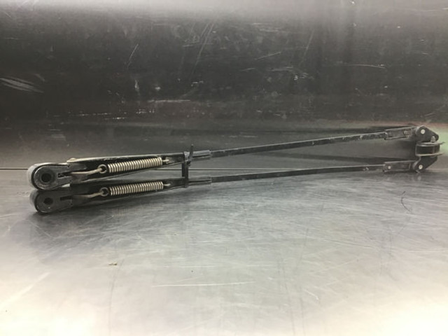 Liebherr Wiper Arm - Silecek: fotoğraf 3 Liebherr Wiper Arm - Silecek: fotoğraf 3