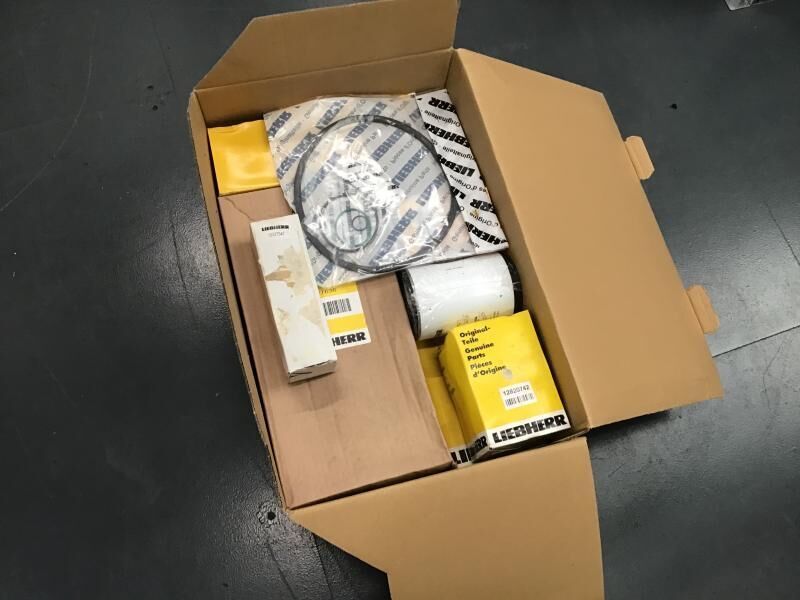 Liebherr Service Kit 500 hours R906/R916/R926 - Yedek parça: fotoğraf 2 Liebherr Service Kit 500 hours R906/R916/R926 - Yedek parça: fotoğraf 2