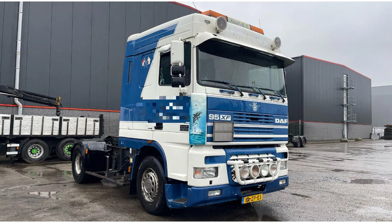 DAF XF 380 EURO-3 HOLLAND TRUCK - Çekici: fotoğraf 1 DAF XF 380 EURO-3 HOLLAND TRUCK - Çekici: fotoğraf 1