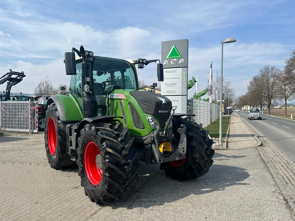 Fendt 724 Vario - Traktör: fotoğraf 2 Fendt 724 Vario - Traktör: fotoğraf 2