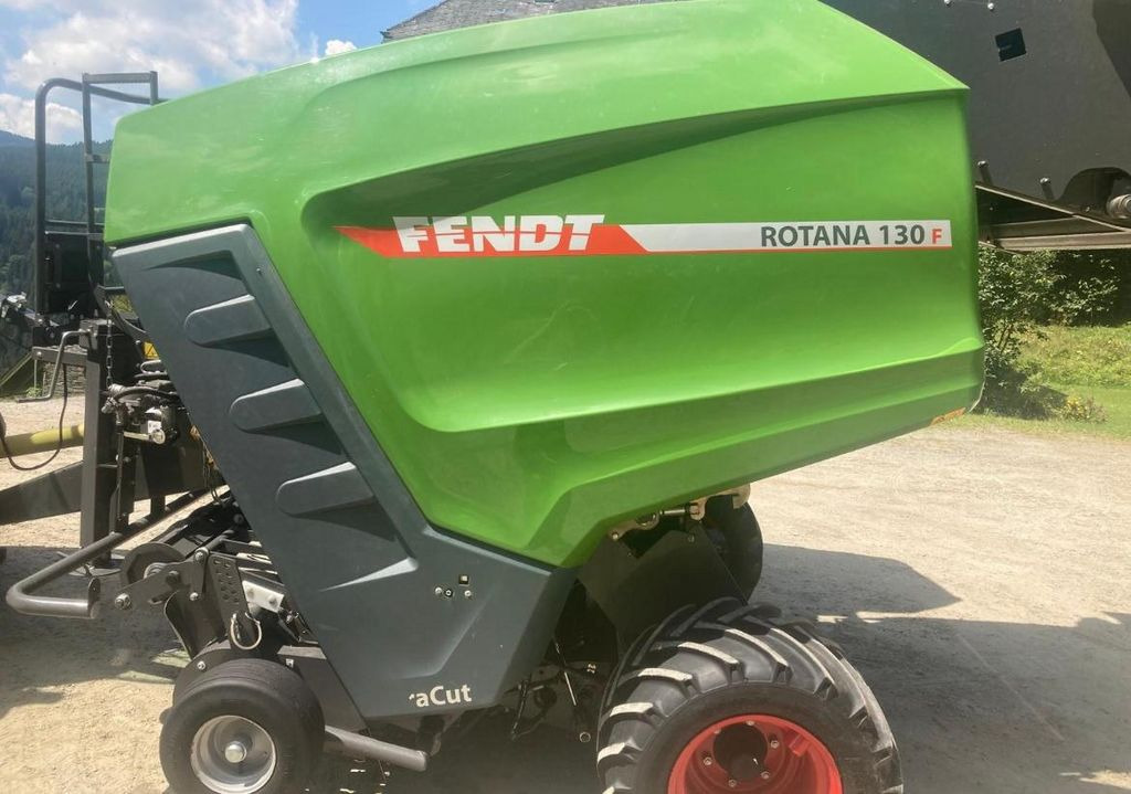 Fendt Rotana 130 F - Silindirik balya makinesi: fotoğraf 1 Fendt Rotana 130 F - Silindirik balya makinesi: fotoğraf 1