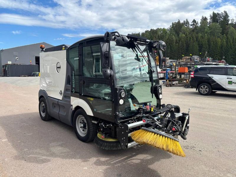 Mathieu MS-210 Azura Flex Street Sweeper - Yol süpürme aracı: fotoğraf 2 Mathieu MS-210 Azura Flex Street Sweeper - Yol süpürme aracı: fotoğraf 2