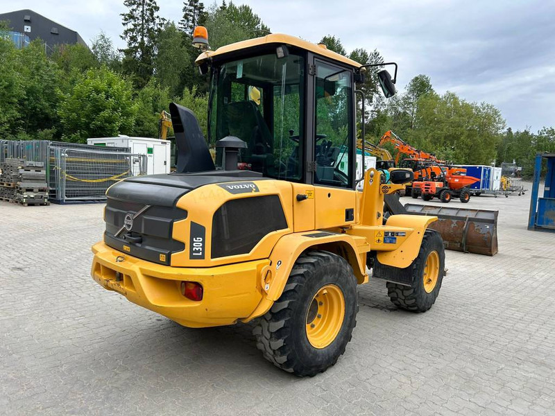 Volvo L 30 G - Tekerlekli yükleyici: fotoğraf 5 Volvo L 30 G - Tekerlekli yükleyici: fotoğraf 5