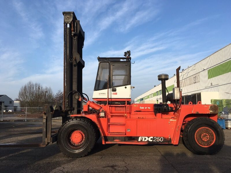 Fantuzzi FDC250 - Dizel forklift: fotoğraf 3 Fantuzzi FDC250 - Dizel forklift: fotoğraf 3