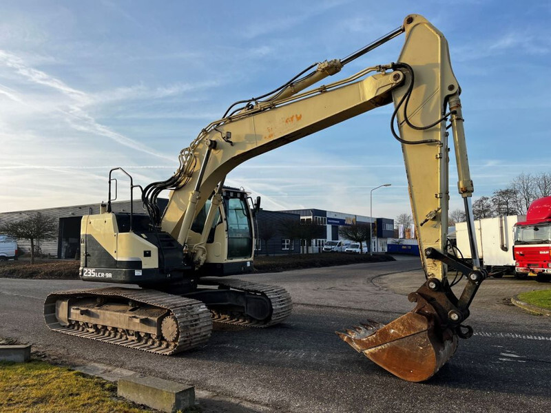 Hyundai Robex 235LCR-9A - Paletli ekskavatör: fotoğraf 3 Hyundai Robex 235LCR-9A - Paletli ekskavatör: fotoğraf 3