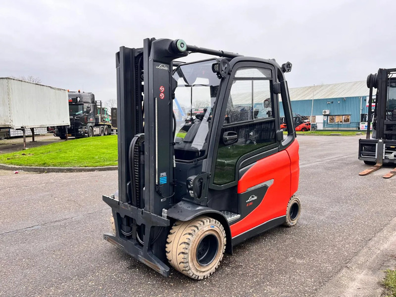 Linde E35HL-01 - Elektrikli forklift: fotoğraf 4 Linde E35HL-01 - Elektrikli forklift: fotoğraf 4