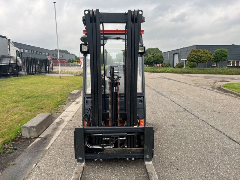 Toyota 8FBET18 - Elektrikli forklift: fotoğraf 4 Toyota 8FBET18 - Elektrikli forklift: fotoğraf 4
